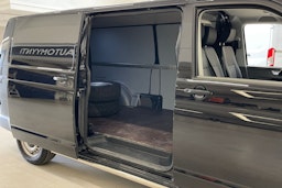 musta Volkswagen Transporter 2021 kuva 13.