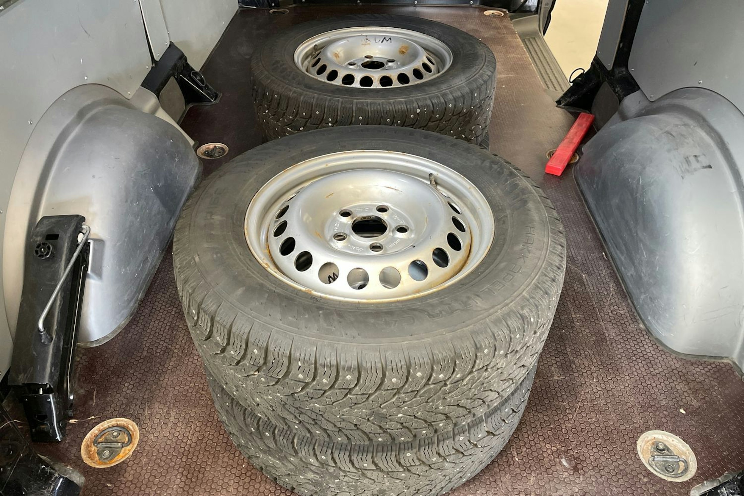 musta Volkswagen Transporter 2021 kuva 15.