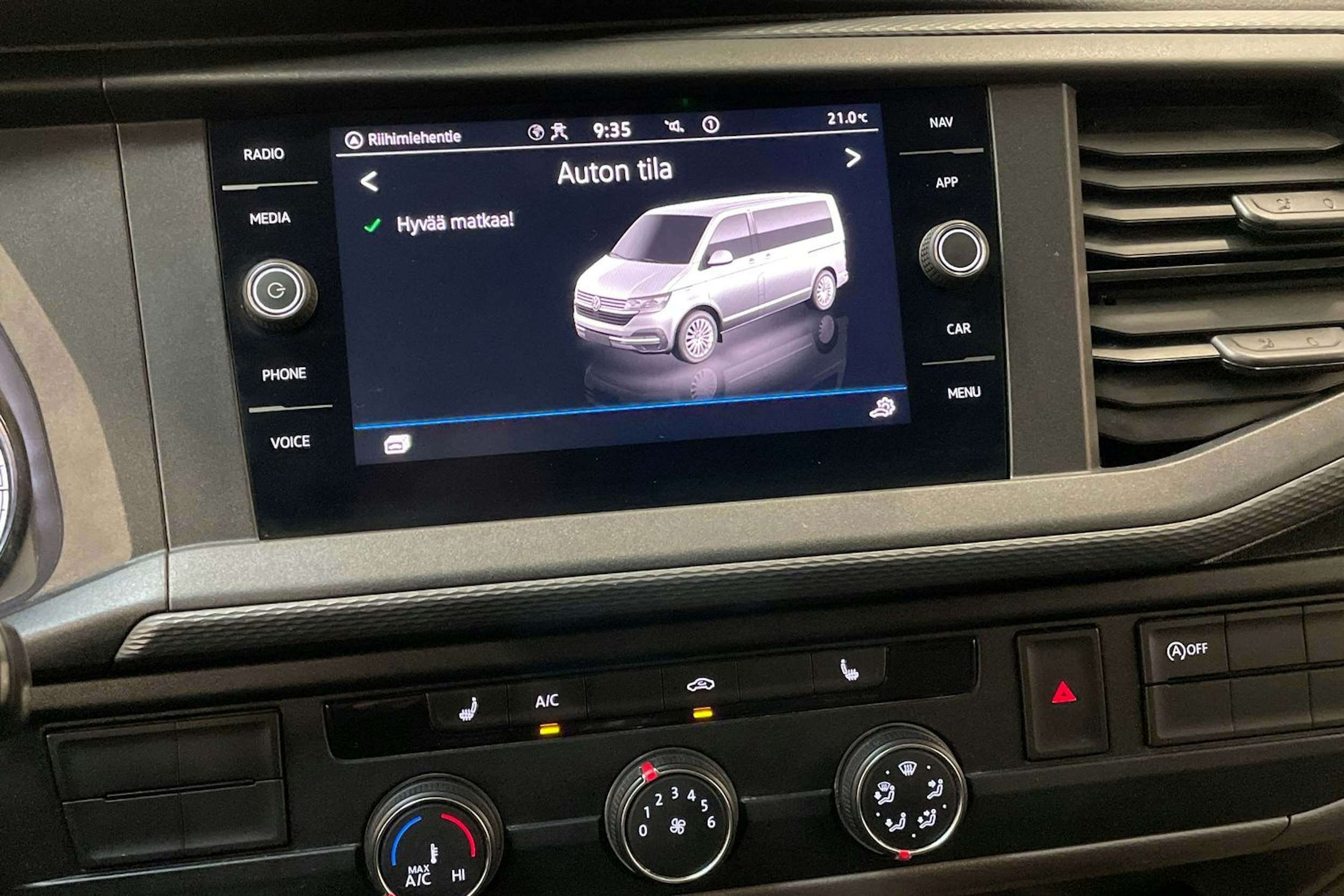 musta Volkswagen Transporter 2021 kuva 19.