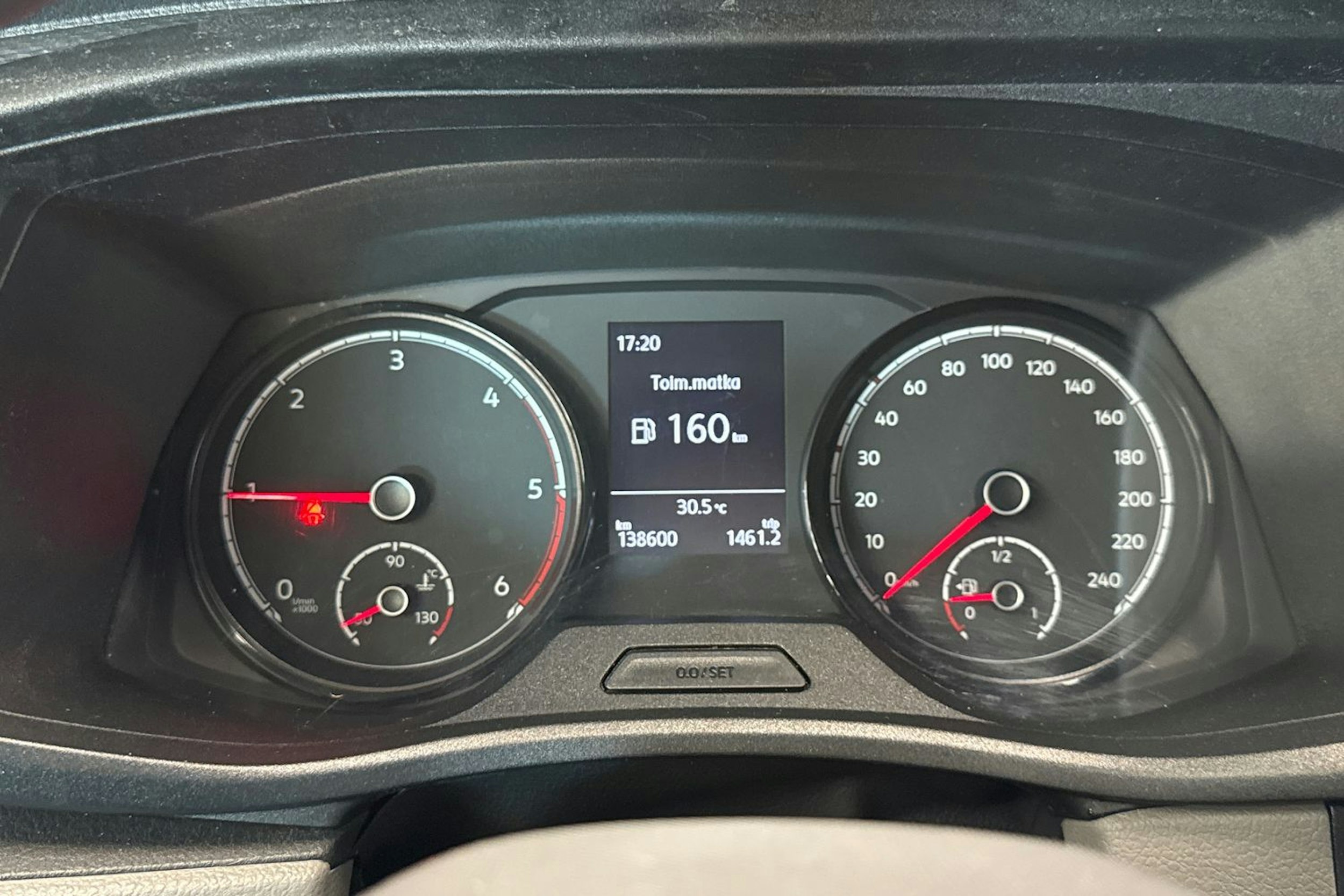 valkoinen Volkswagen Transporter 2022 kuva 14.