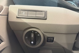 valkoinen Volkswagen Transporter 2022 kuva 15.