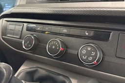 valkoinen Volkswagen Transporter 2022 kuva 21.