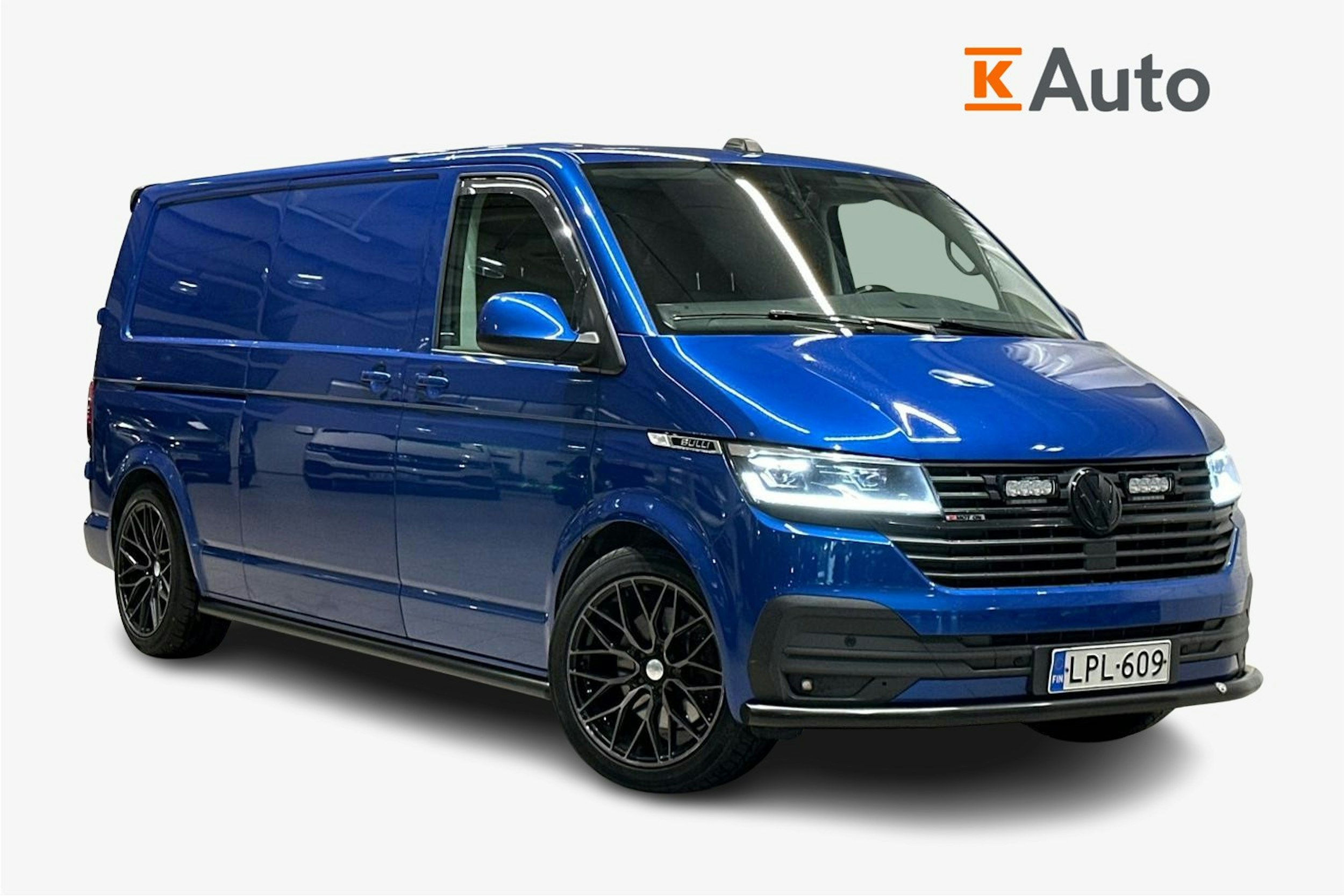 Sininen Volkswagen Transporter 2021 kuva 1.