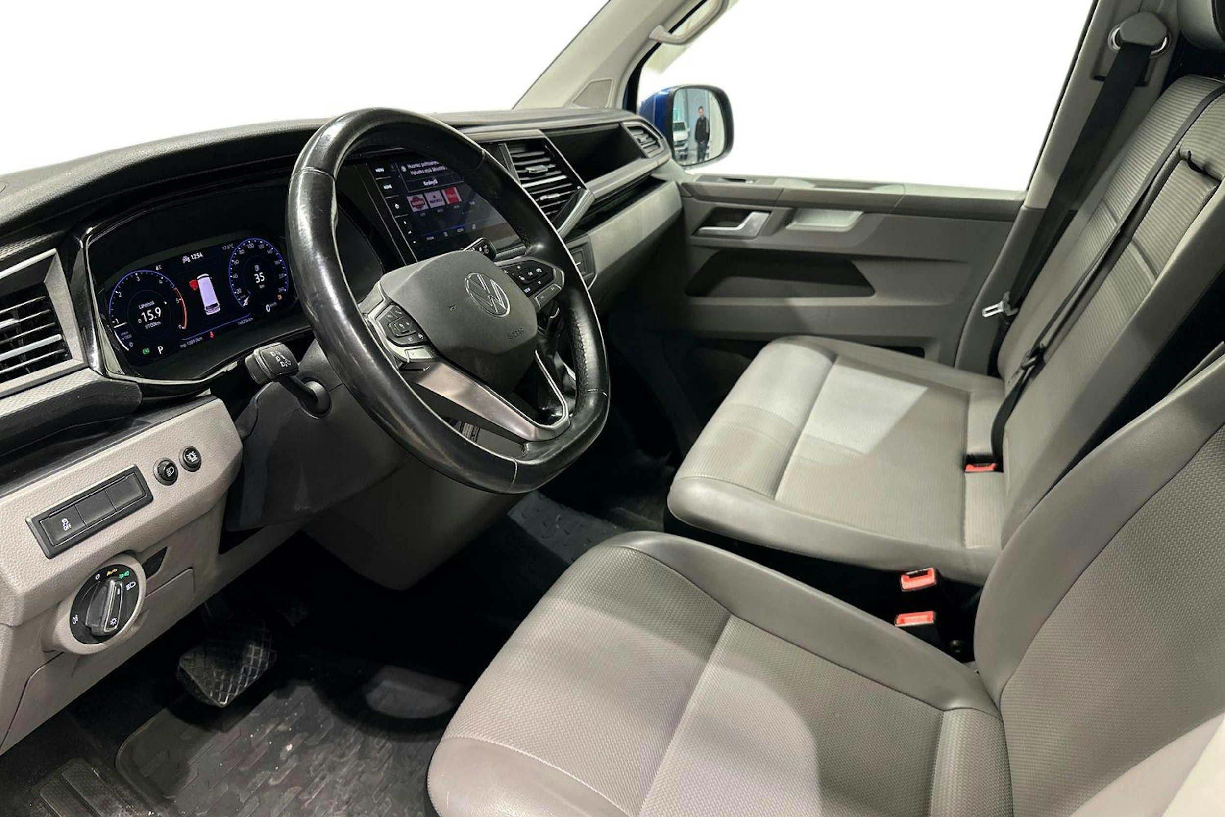 Sininen Volkswagen Transporter 2021 kuva 7.