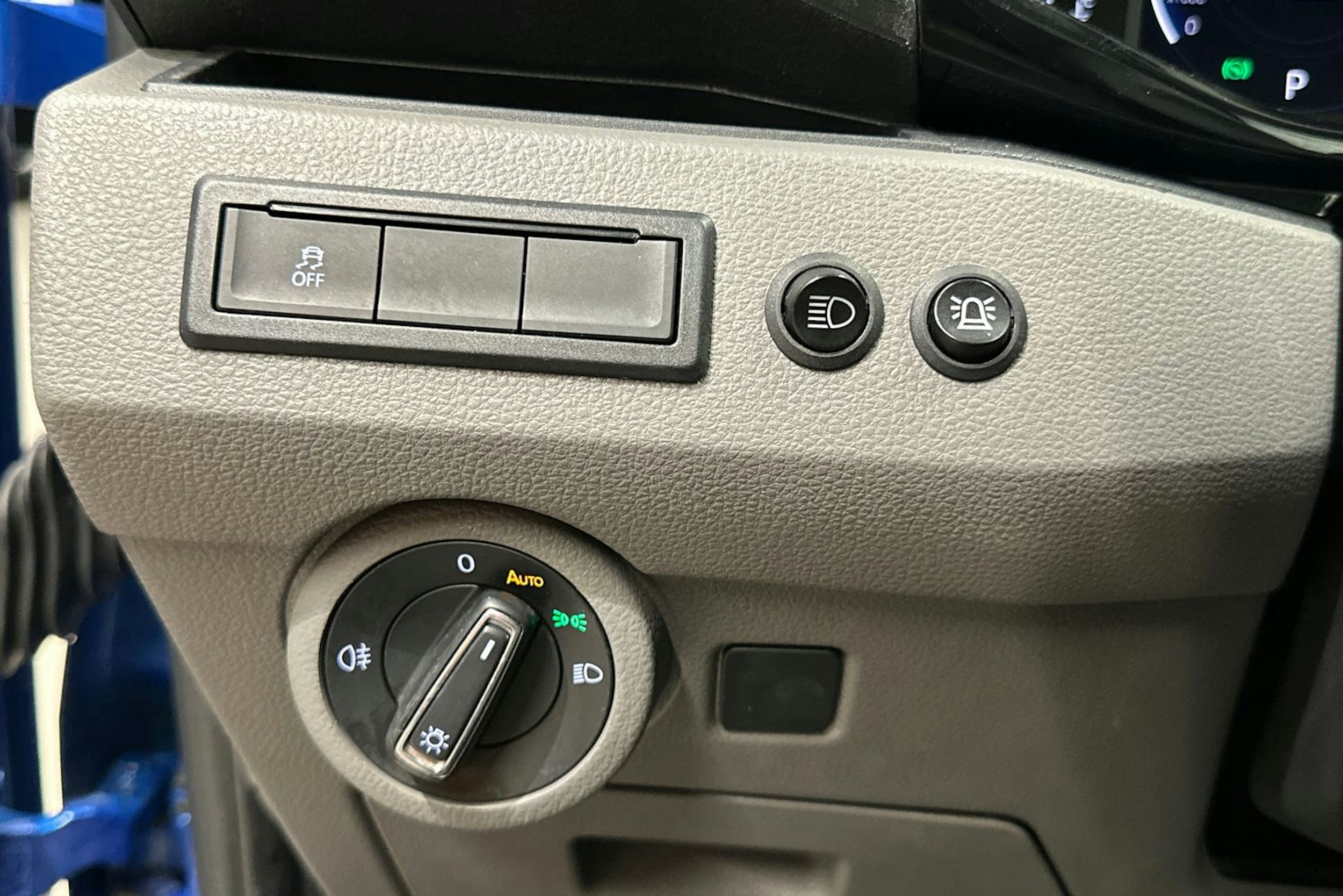 Sininen Volkswagen Transporter 2021 kuva 15.
