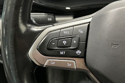 Sininen Volkswagen Transporter 2021 kuva 16.
