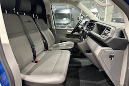 Sininen Volkswagen Transporter 2021 kuva 26.