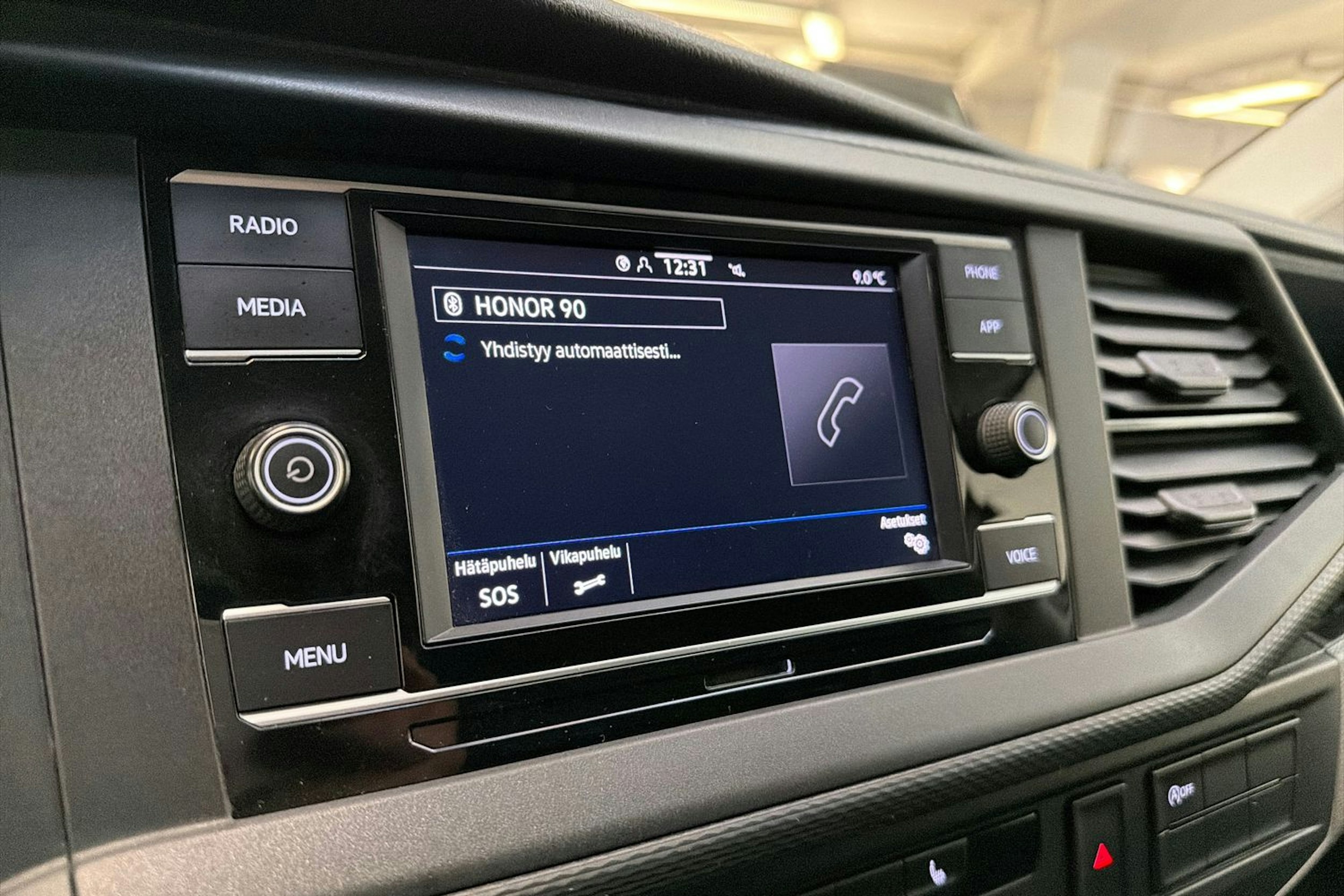 valkoinen Volkswagen Transporter 2021 kuva 18.