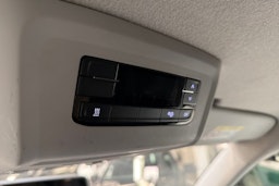 valkoinen Volkswagen Transporter 2021 kuva 22.