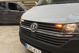 valkoinen Volkswagen Transporter 2021 kuva 26.