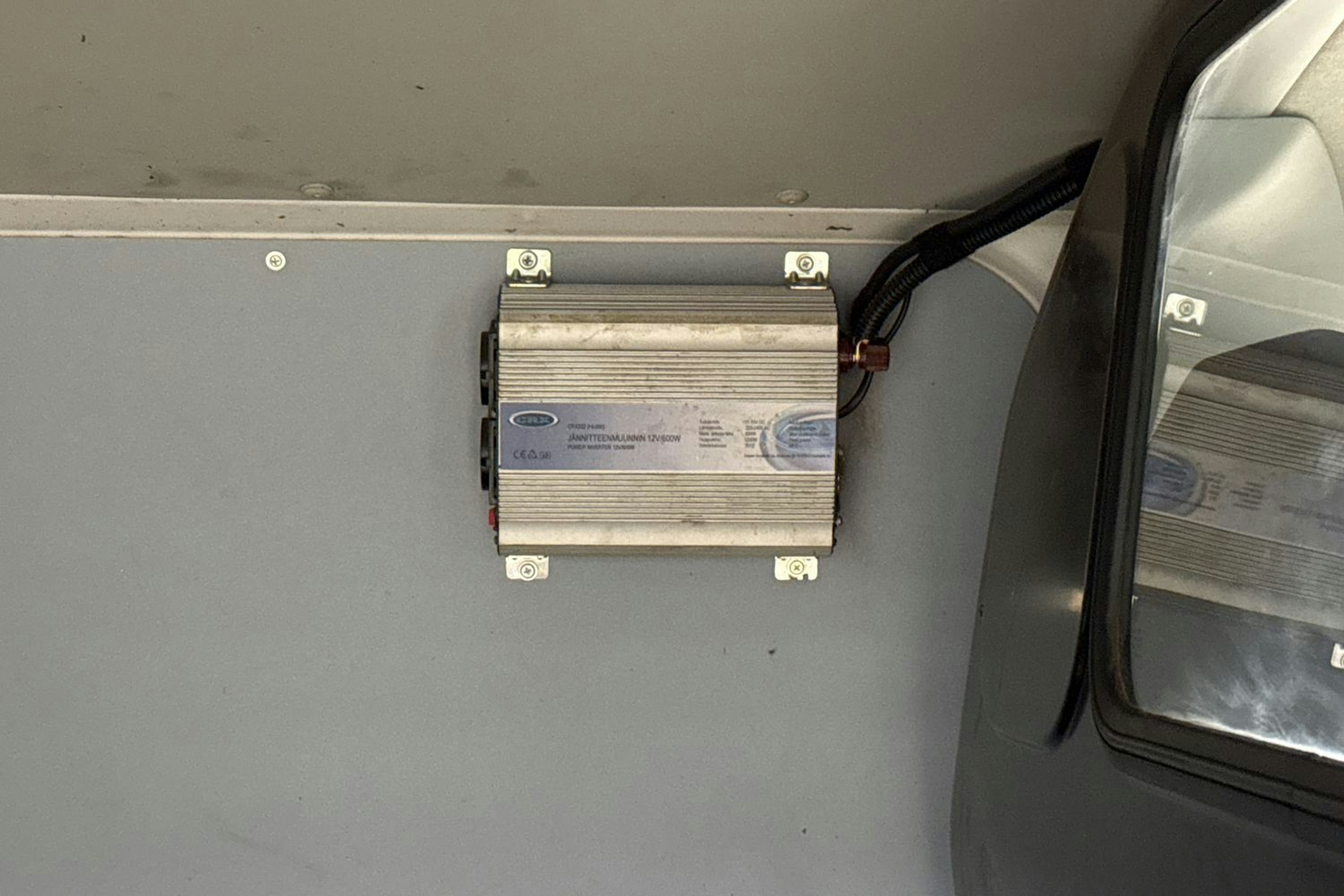 valkoinen Volkswagen Transporter 2021 kuva 15.