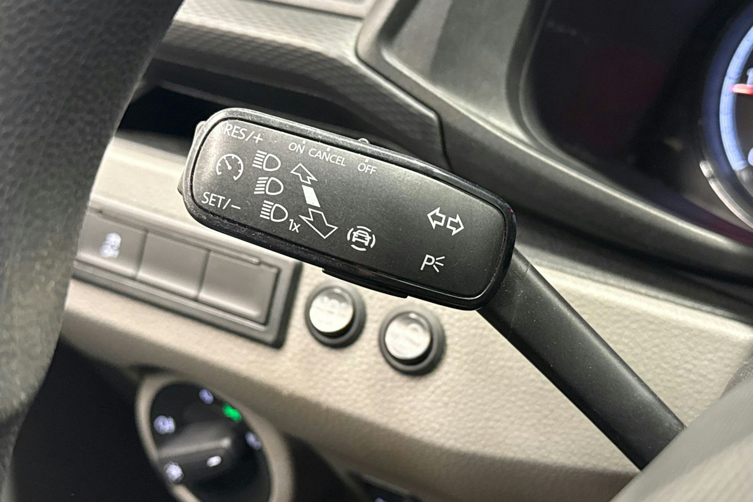 valkoinen Volkswagen Transporter 2021 kuva 18.