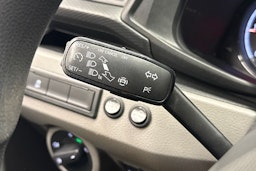 valkoinen Volkswagen Transporter 2021 kuva 18.