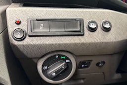 valkoinen Volkswagen Transporter 2021 kuva 19.