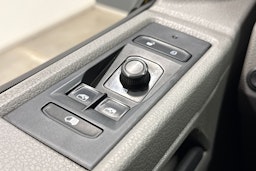 valkoinen Volkswagen Transporter 2021 kuva 20.