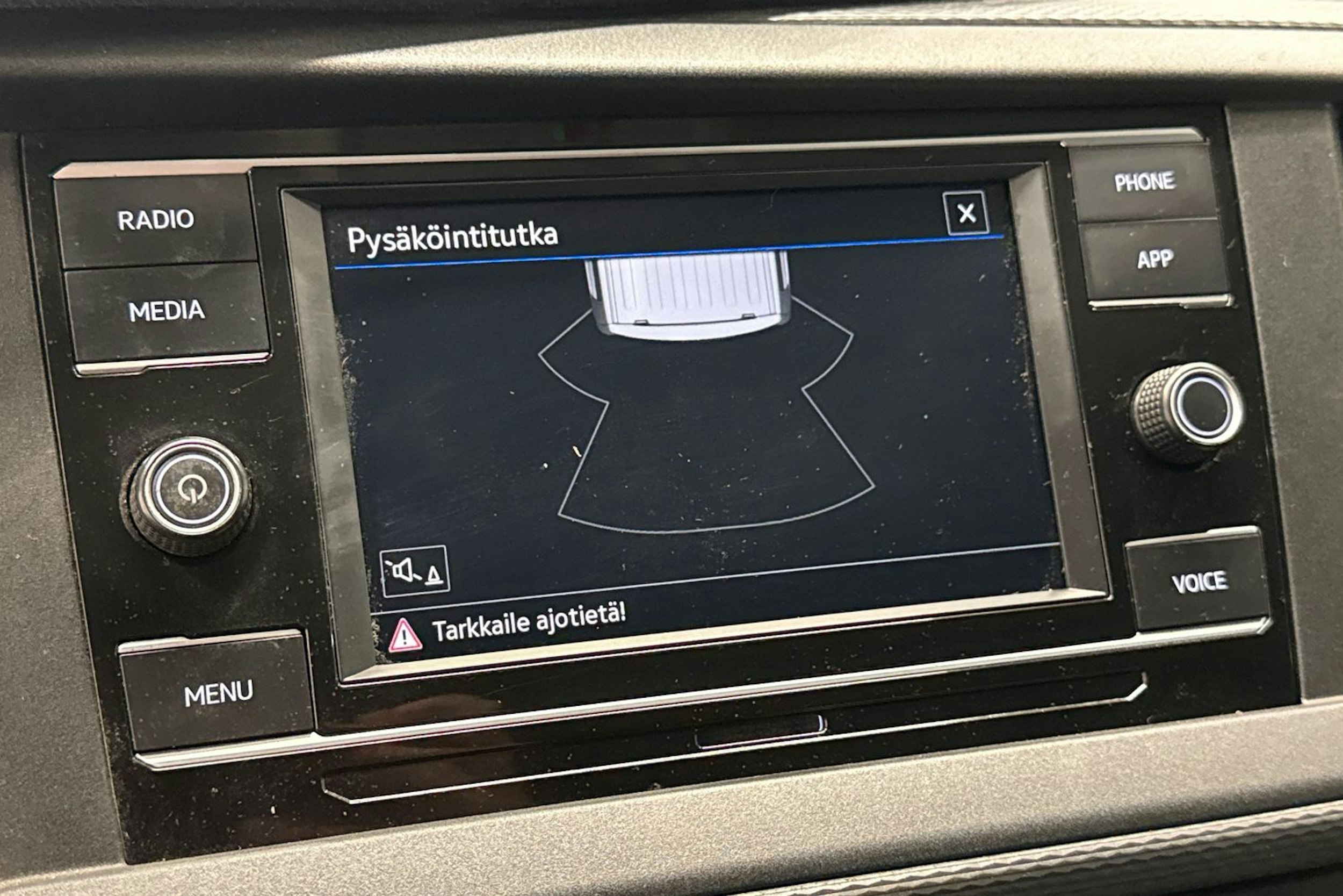 valkoinen Volkswagen Transporter 2021 kuva 22.