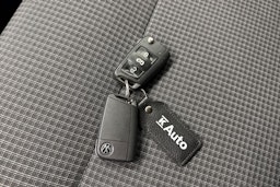 valkoinen Volkswagen Transporter 2021 kuva 25.