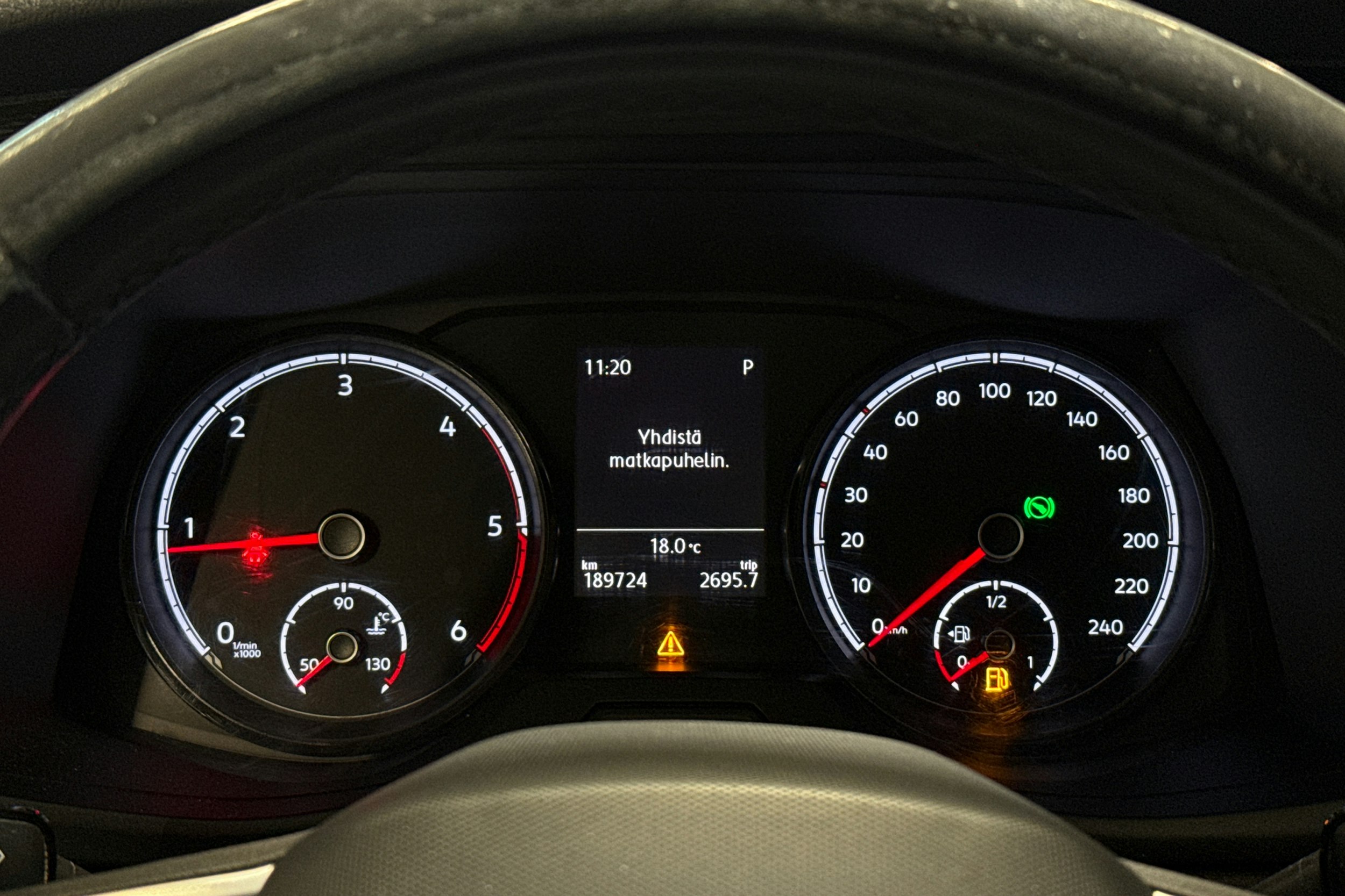 punainen Volkswagen Transporter 2021 kuva 13.