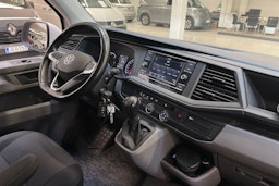 valkoinen Volkswagen Transporter 2021 kuva 13.