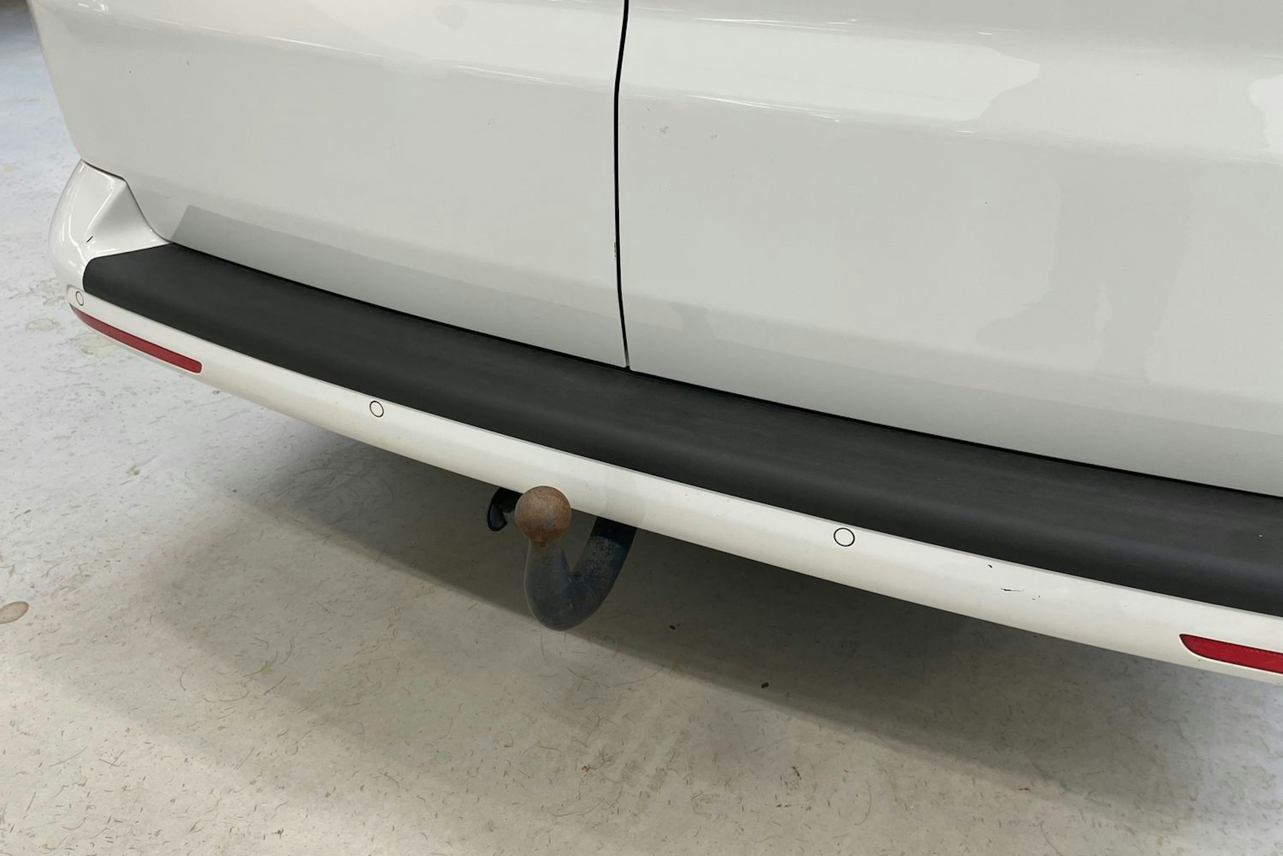 valkoinen Volkswagen Transporter 2021 kuva 18.