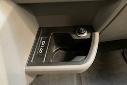 valkoinen Volkswagen Transporter 2021 kuva 26.