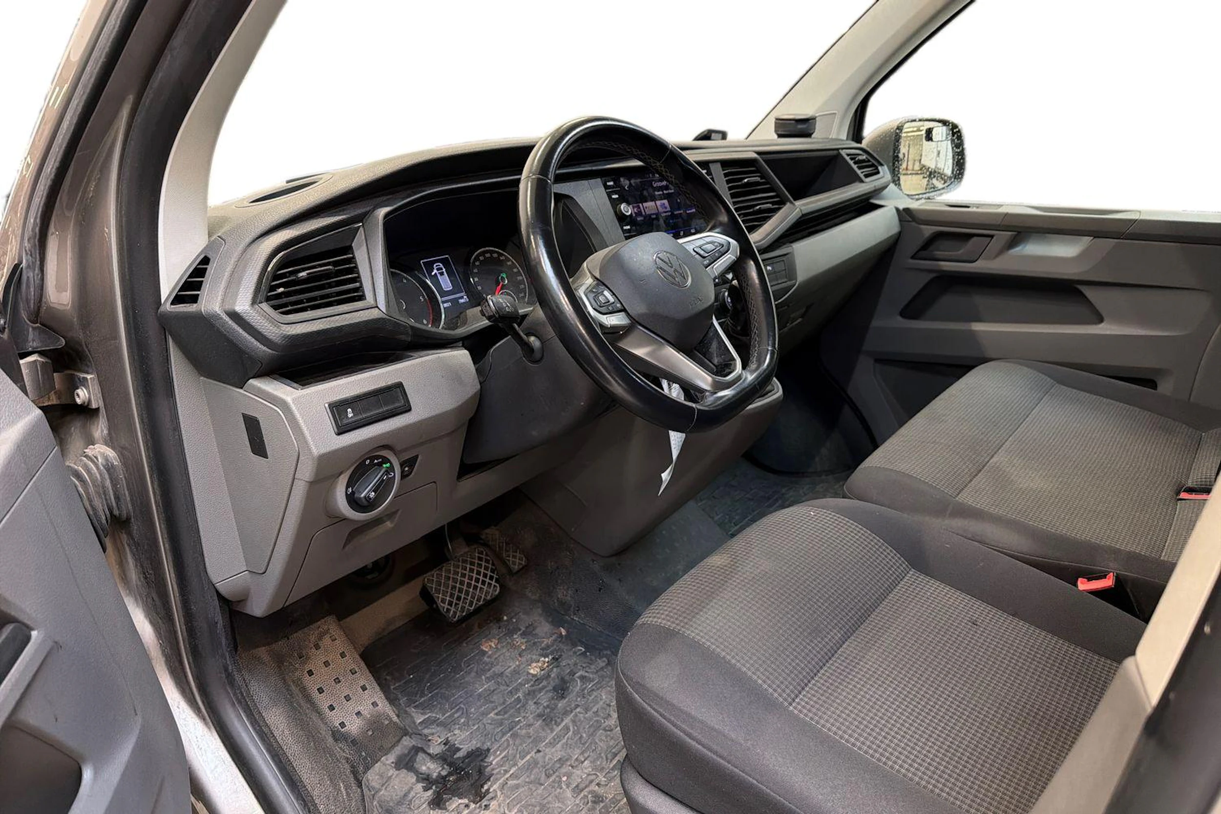 ruskea (beige) Volkswagen Transporter 2021 kuva 3.