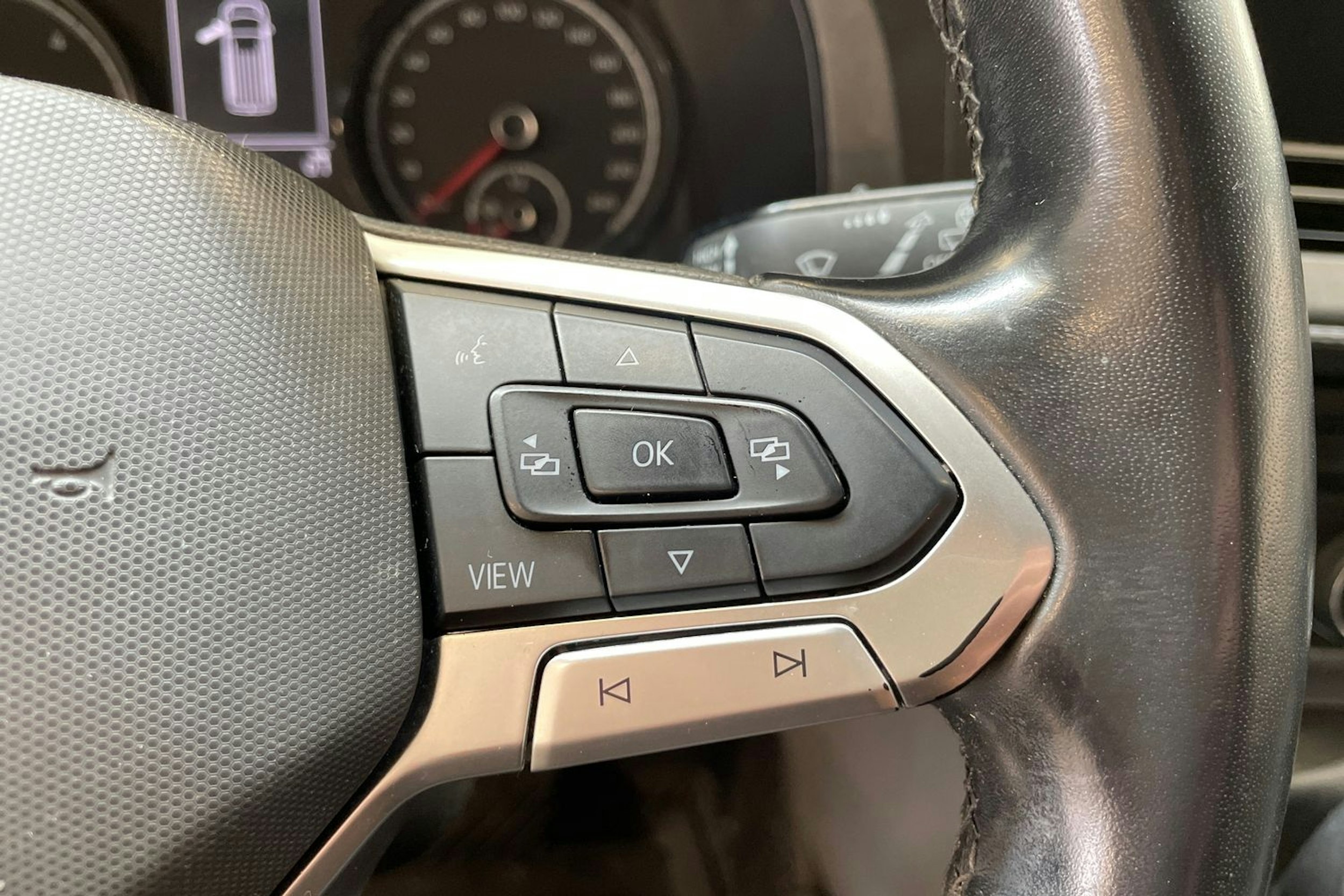 musta Volkswagen Transporter 2021 kuva 19.