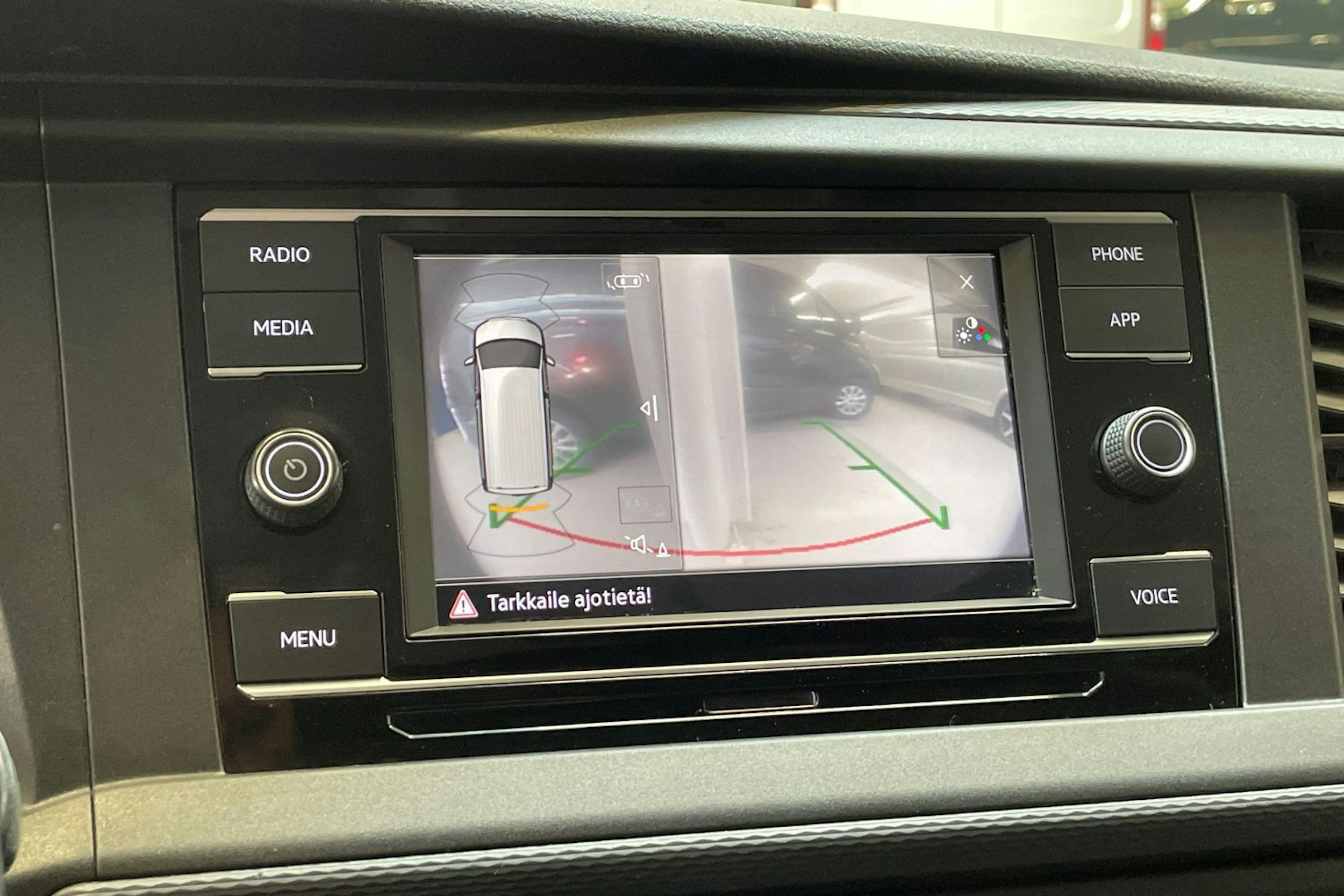 musta Volkswagen Transporter 2021 kuva 24.