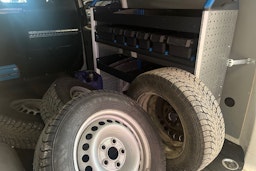 valkoinen Volkswagen Transporter 2021 kuva 12.