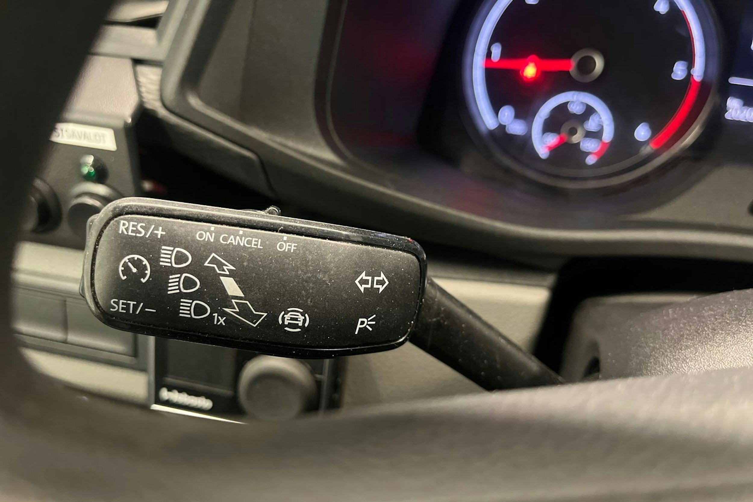 valkoinen Volkswagen Transporter 2021 kuva 21.