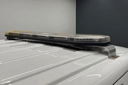 valkoinen Volkswagen Transporter 2021 kuva 12.