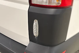 valkoinen Volkswagen Transporter 2021 kuva 13.