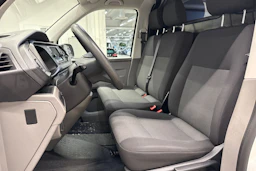valkoinen Volkswagen Transporter 2021 kuva 14.