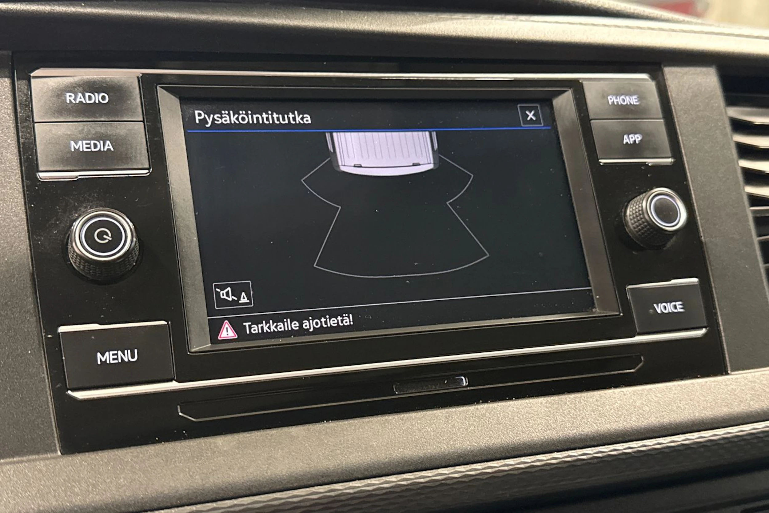 valkoinen Volkswagen Transporter 2021 kuva 21.