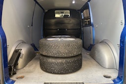 sininen Volkswagen Transporter 2021 kuva 19.