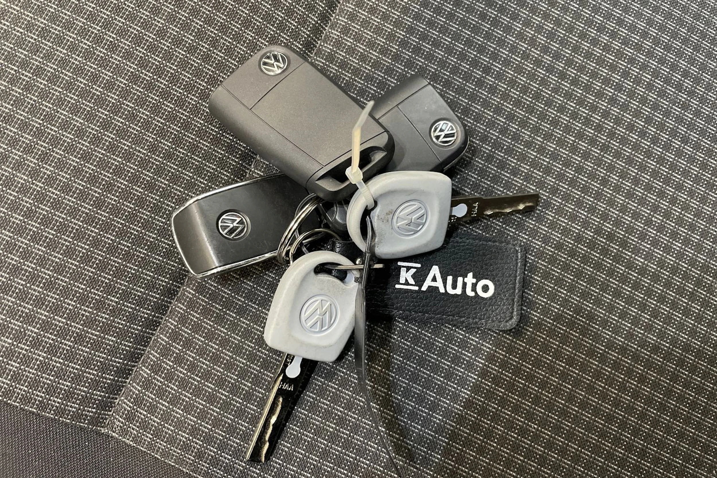 sininen Volkswagen Transporter 2021 kuva 33.