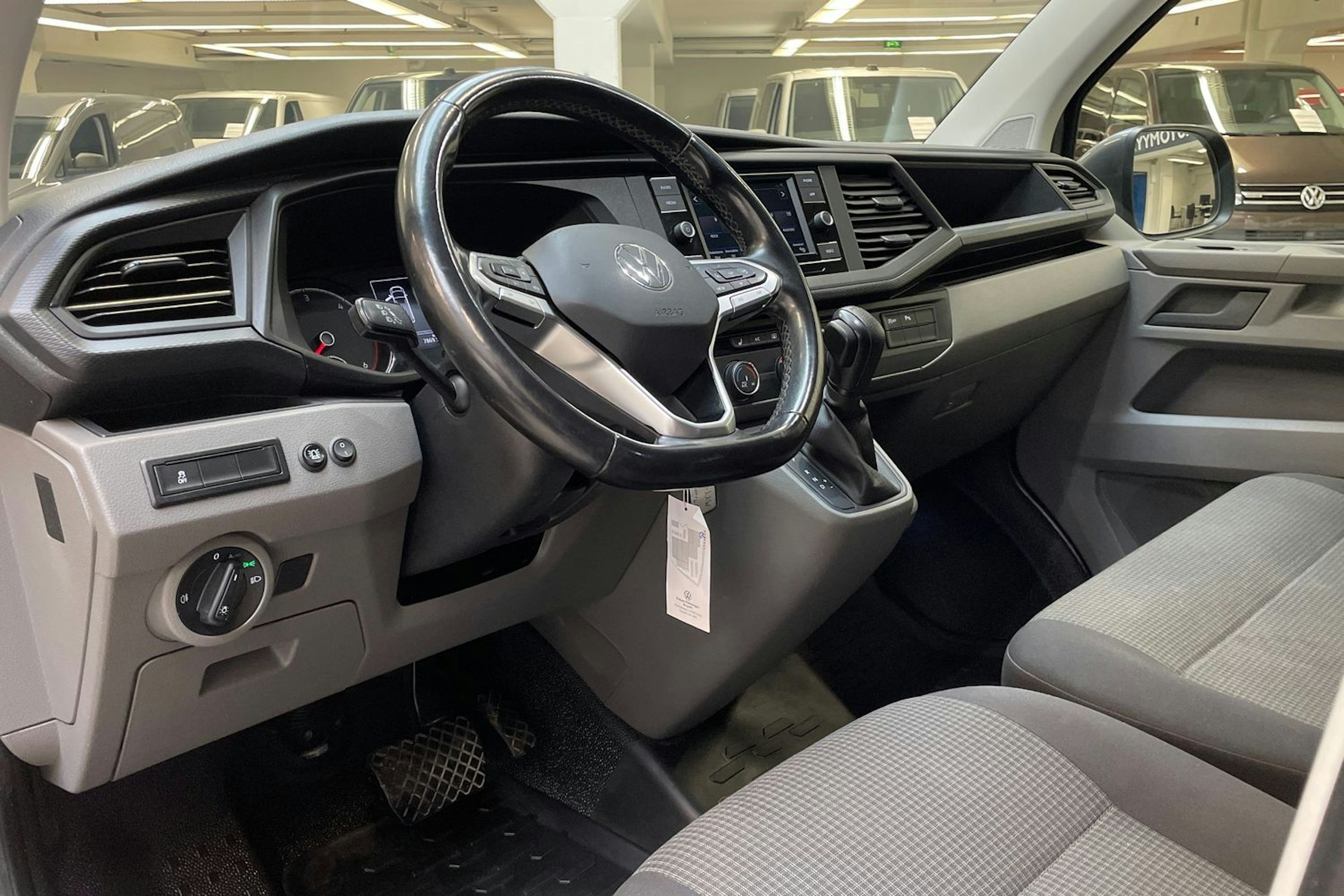 met. harmaa Volkswagen Transporter 2021 kuva 7.