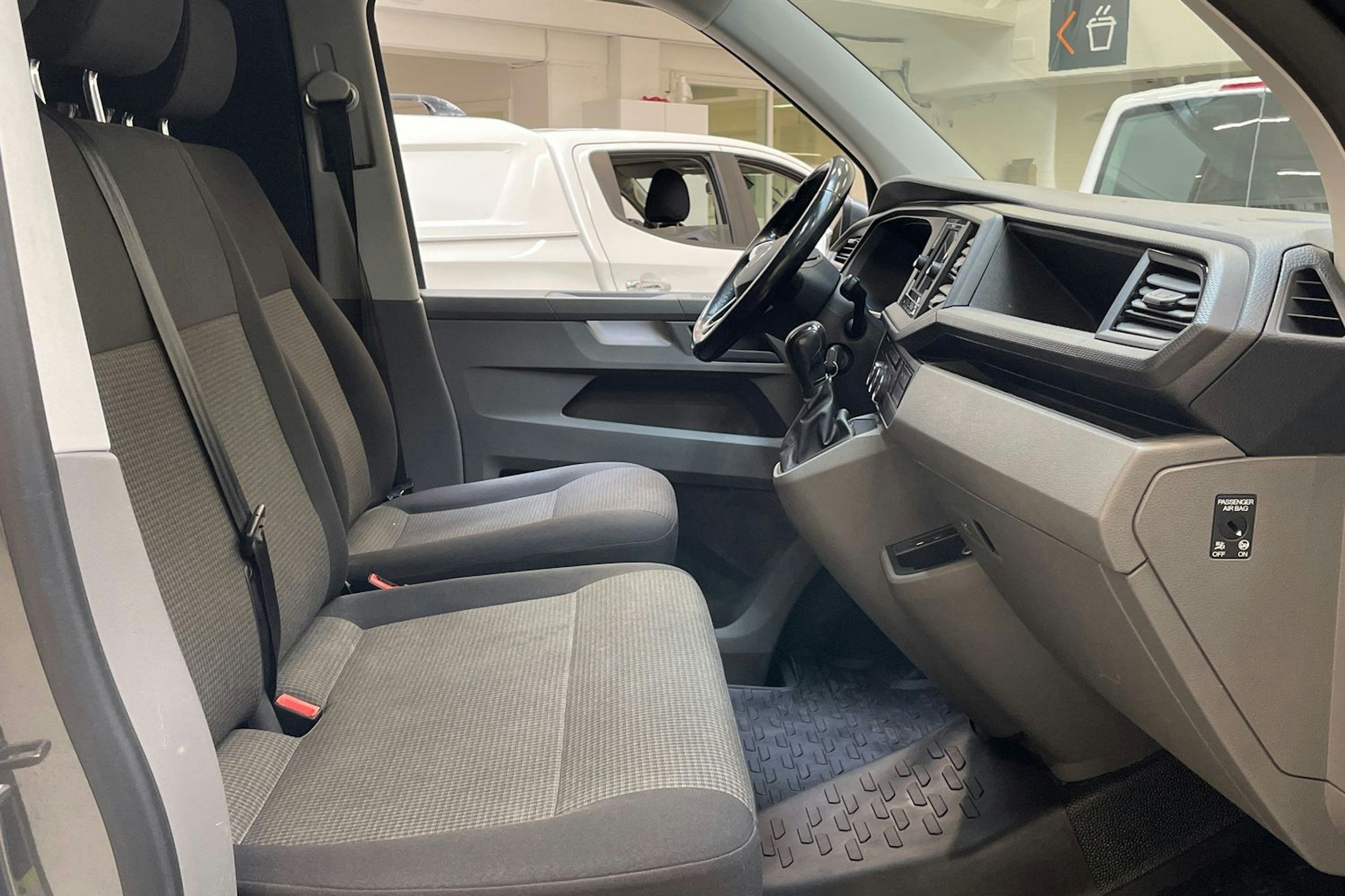 met. harmaa Volkswagen Transporter 2021 kuva 10.