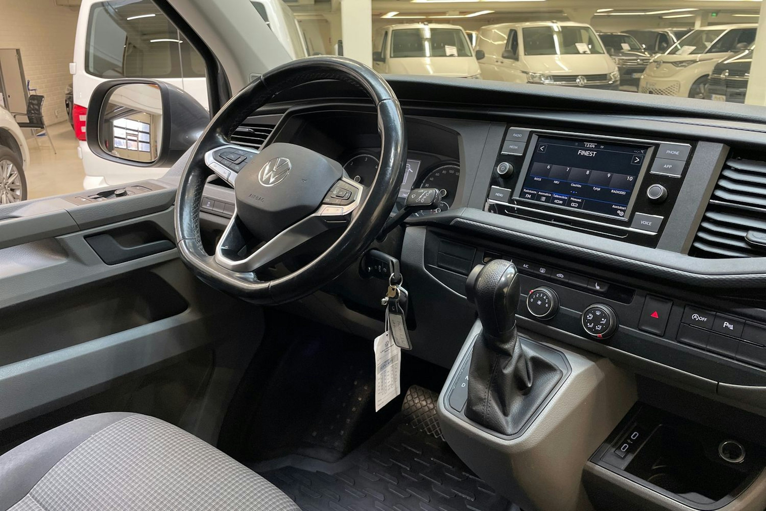 met. harmaa Volkswagen Transporter 2021 kuva 13.