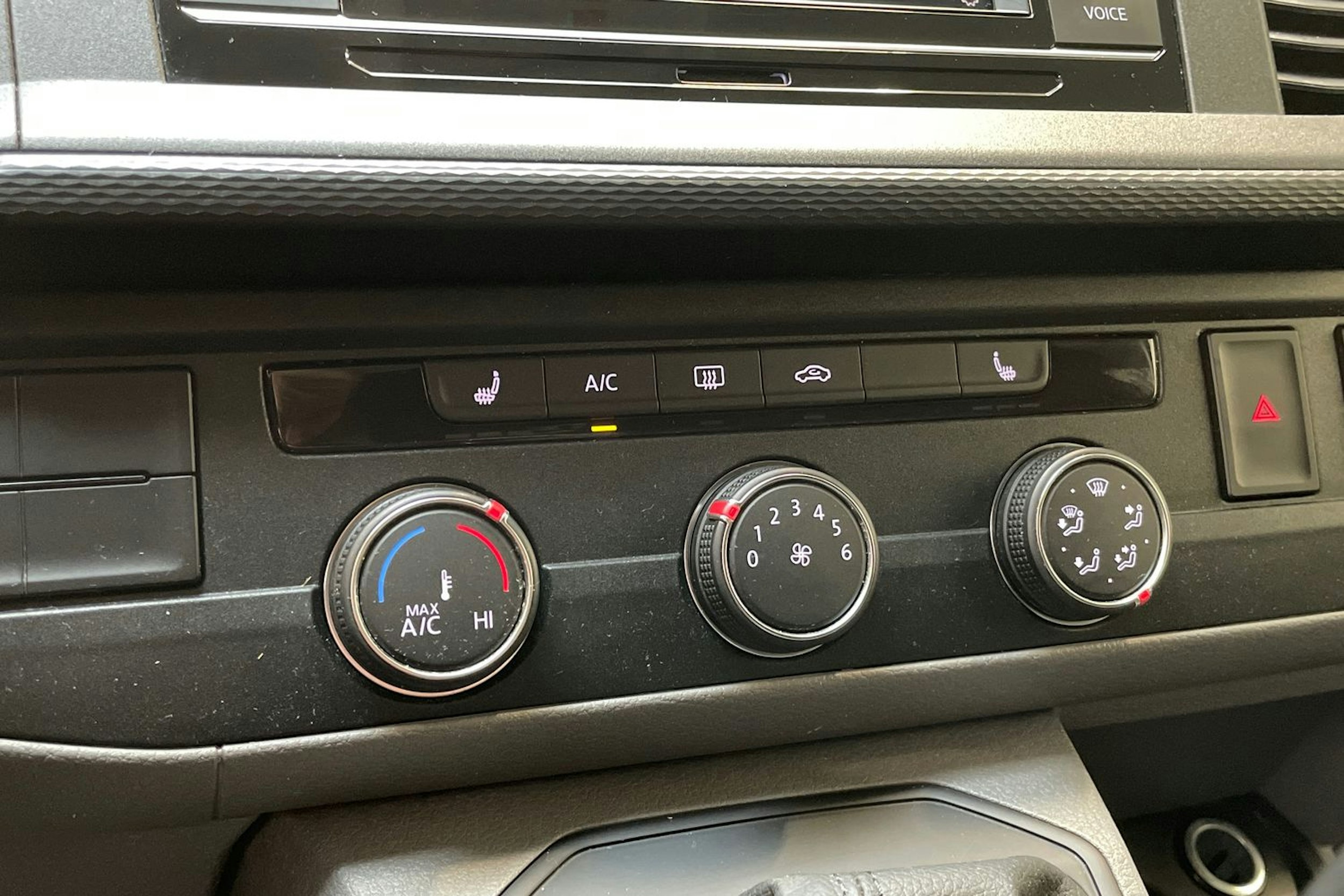 met. harmaa Volkswagen Transporter 2021 kuva 23.