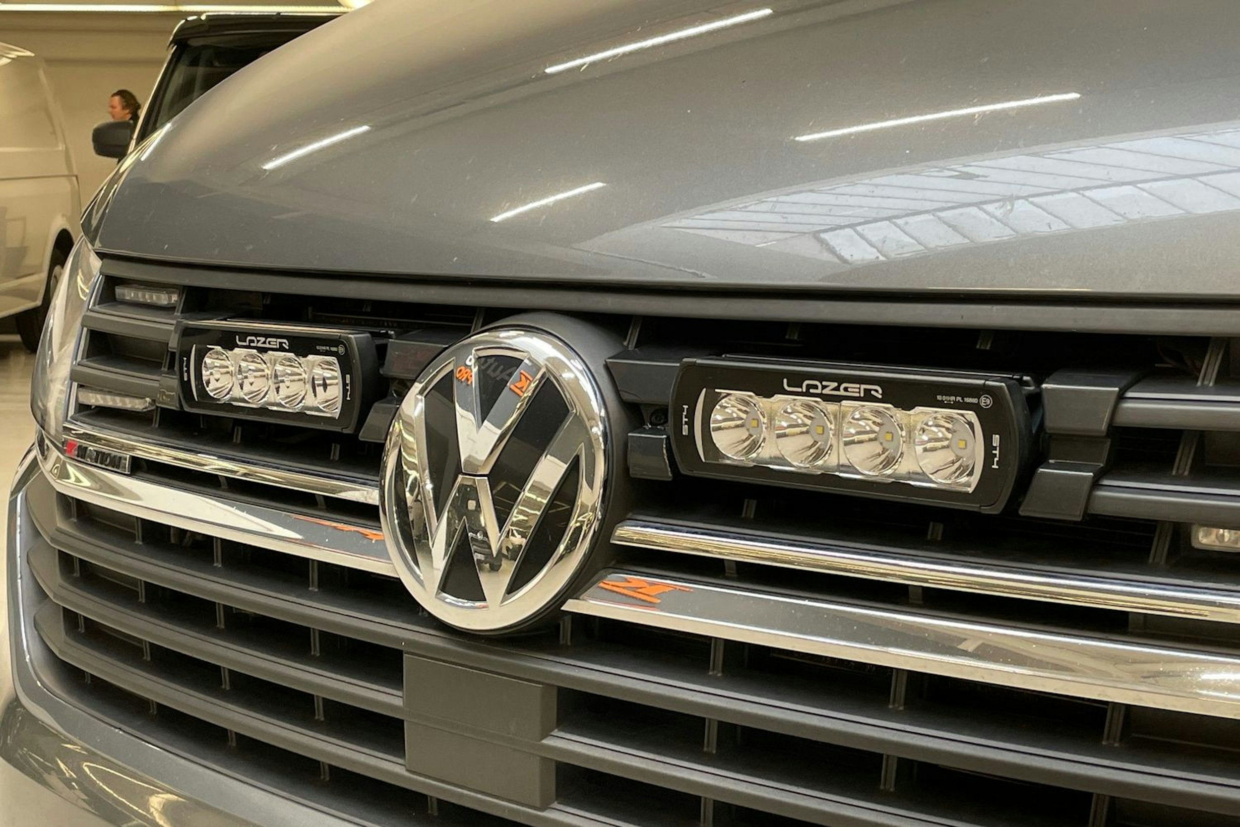 met. harmaa Volkswagen Transporter 2021 kuva 29.