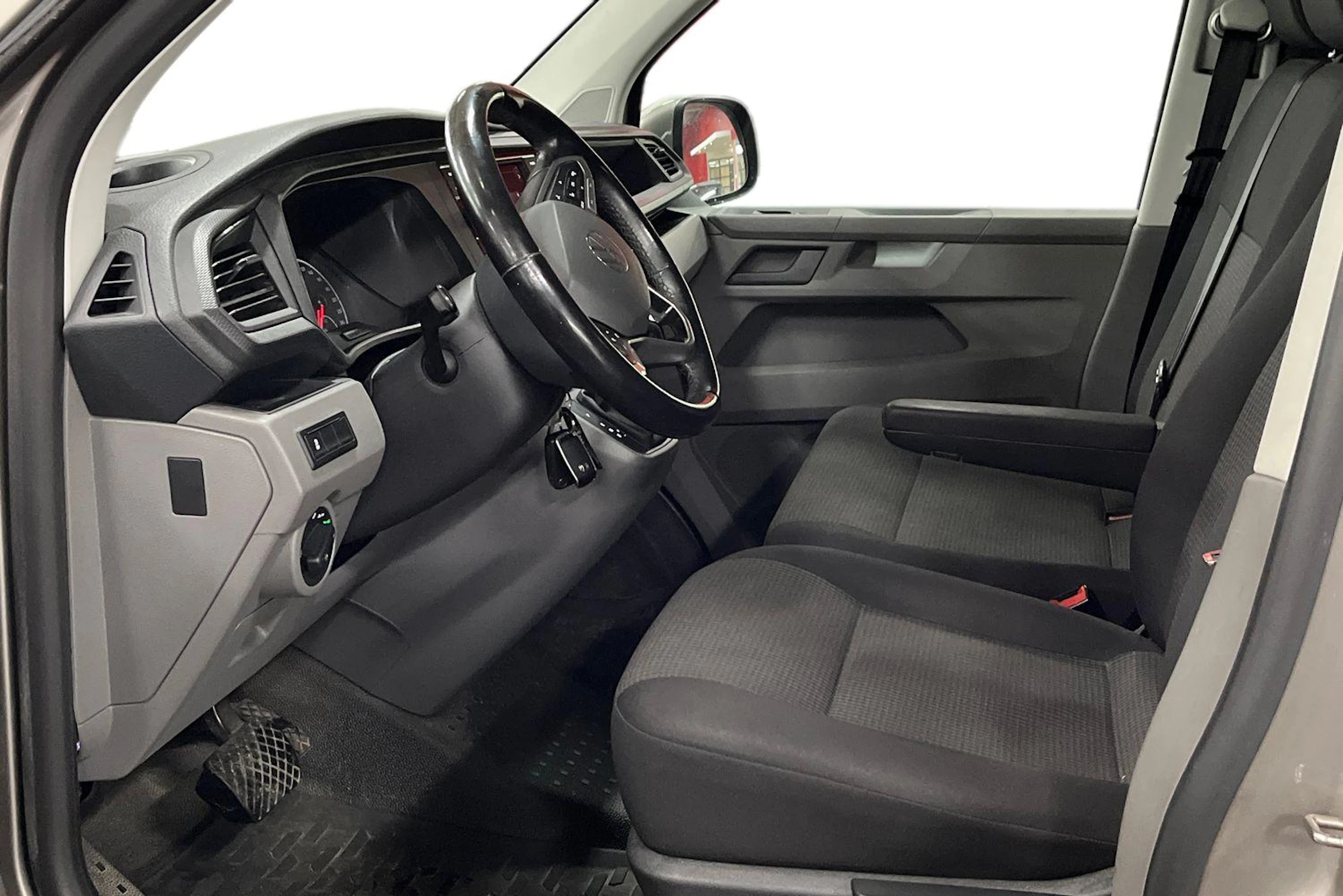beige Volkswagen TRANSPORTER 2021 kuva 3.
