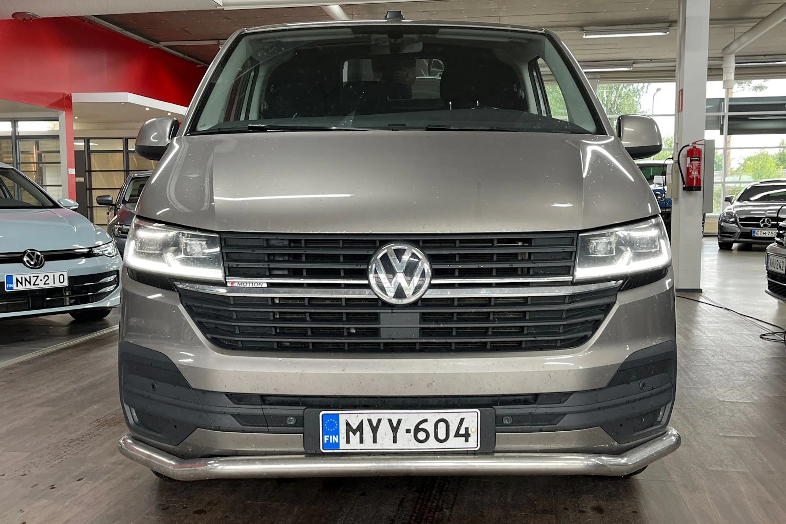 beige Volkswagen TRANSPORTER 2021 kuva 8.