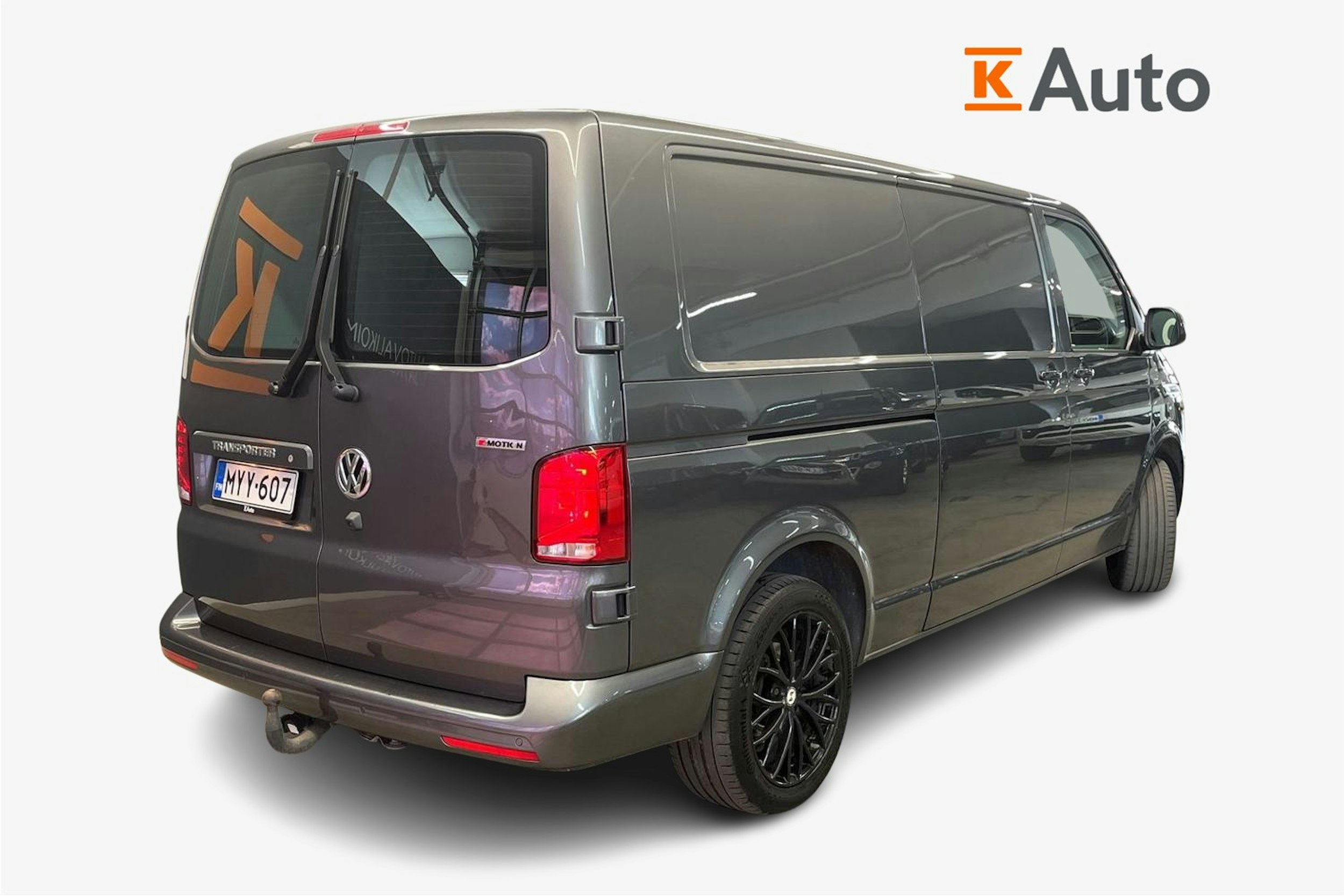 Harmaa Volkswagen Transporter 2021 kuva 2.