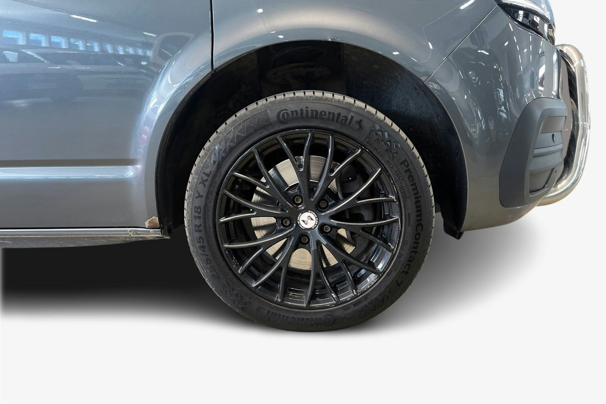 Harmaa Volkswagen Transporter 2021 kuva 11.
