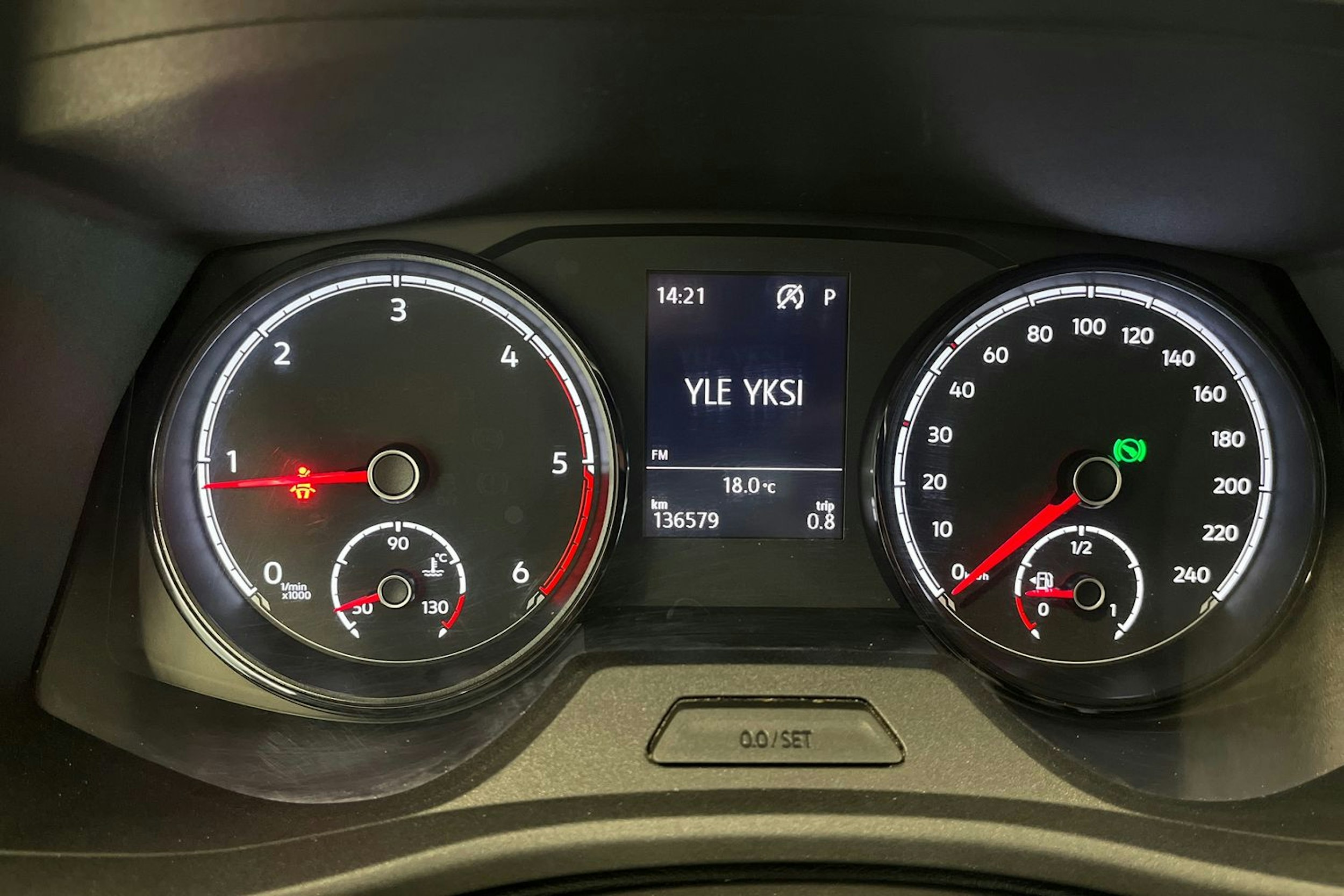Harmaa Volkswagen Transporter 2021 kuva 18.