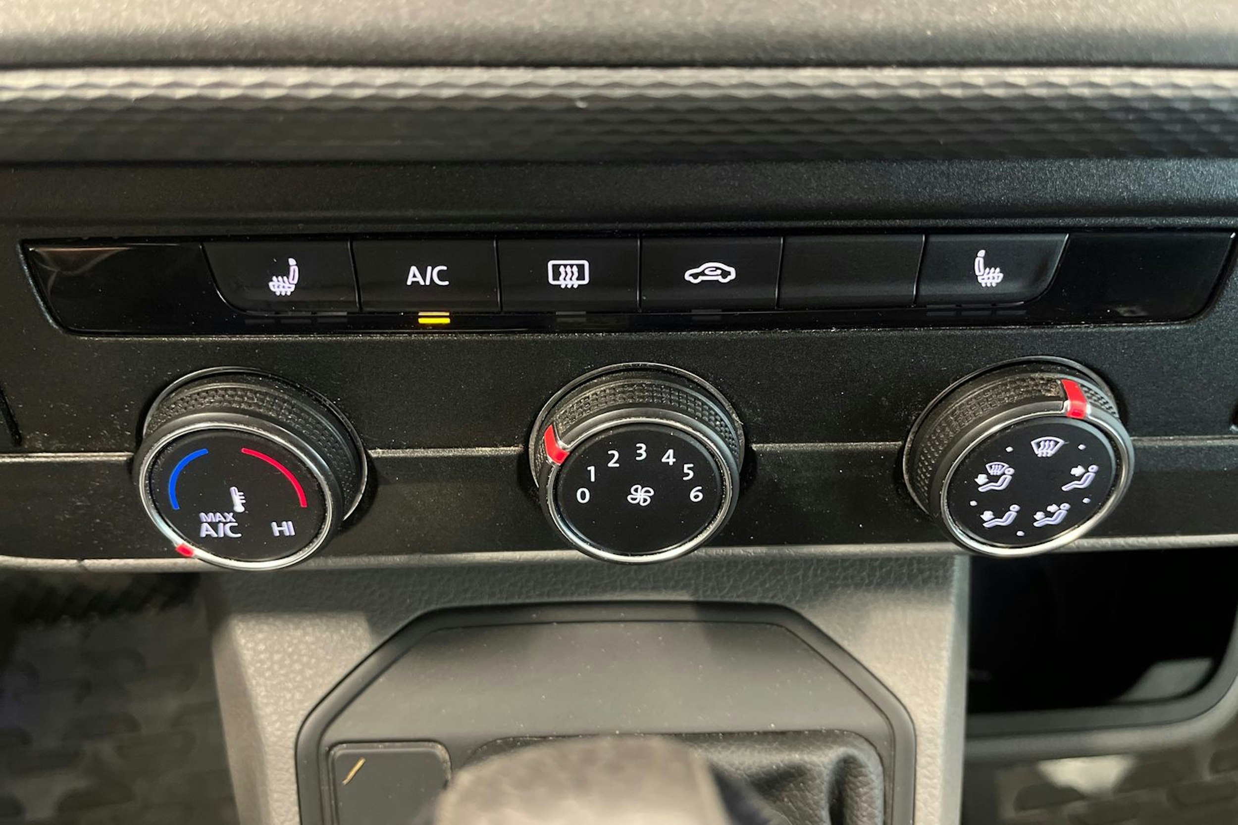 Harmaa Volkswagen Transporter 2021 kuva 21.