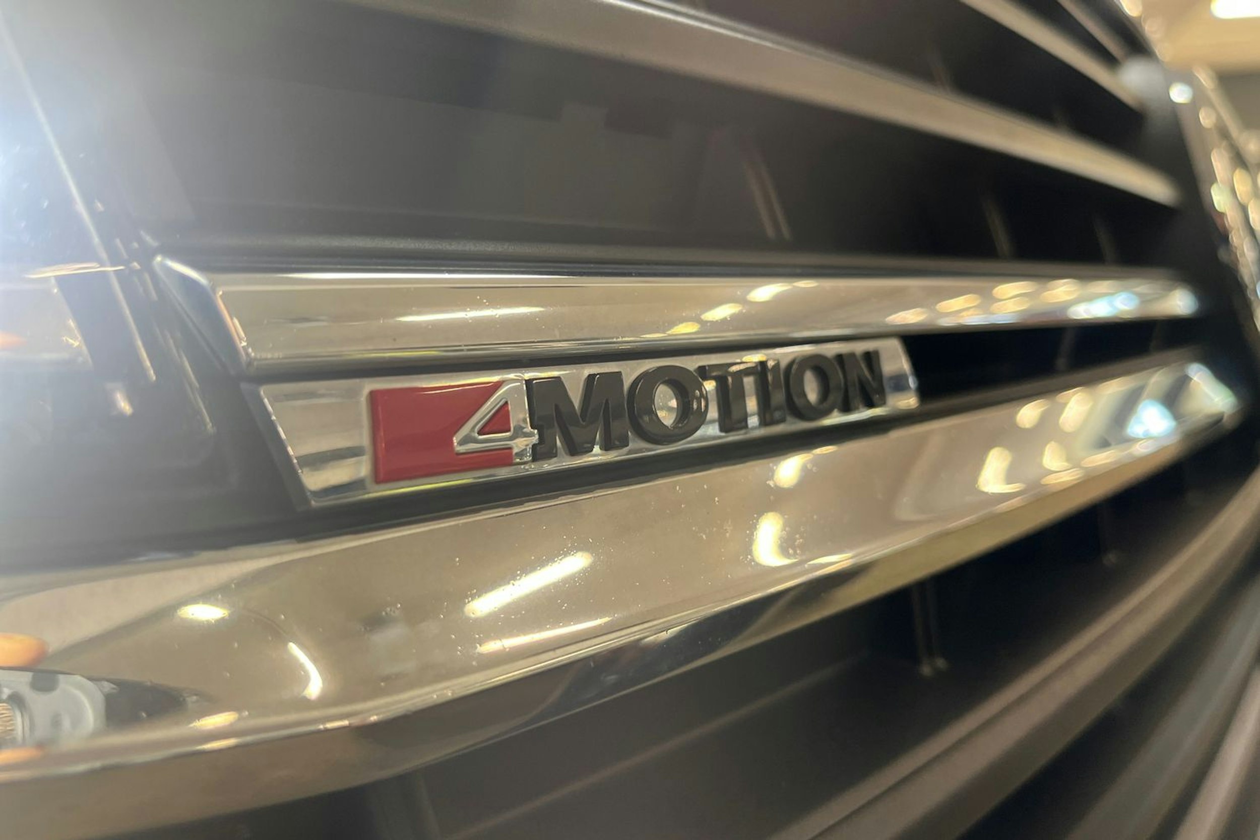 Harmaa Volkswagen Transporter 2021 kuva 24.