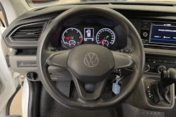 valkoinen Volkswagen Transporter 2021 kuva 14.