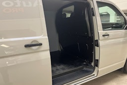 harmaa Volkswagen Transporter 2021 kuva 15.